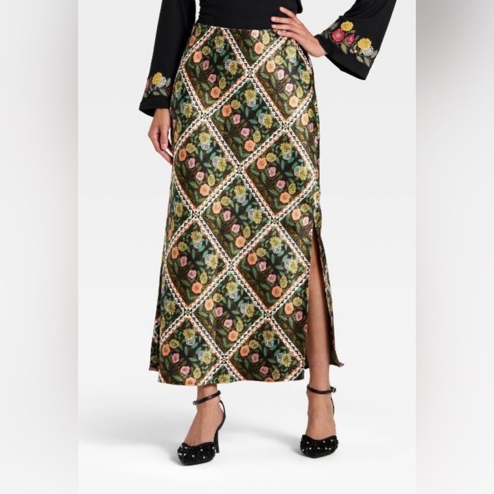 Women’s Latino Heritage Month Maxi Floral
